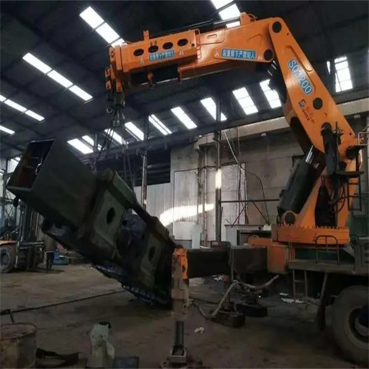 大邑130吨折臂吊车出租吊机租赁附近电话