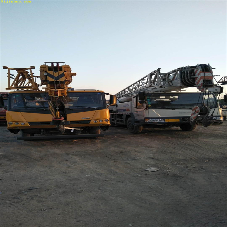 大邑吊车吊挖机正确办法